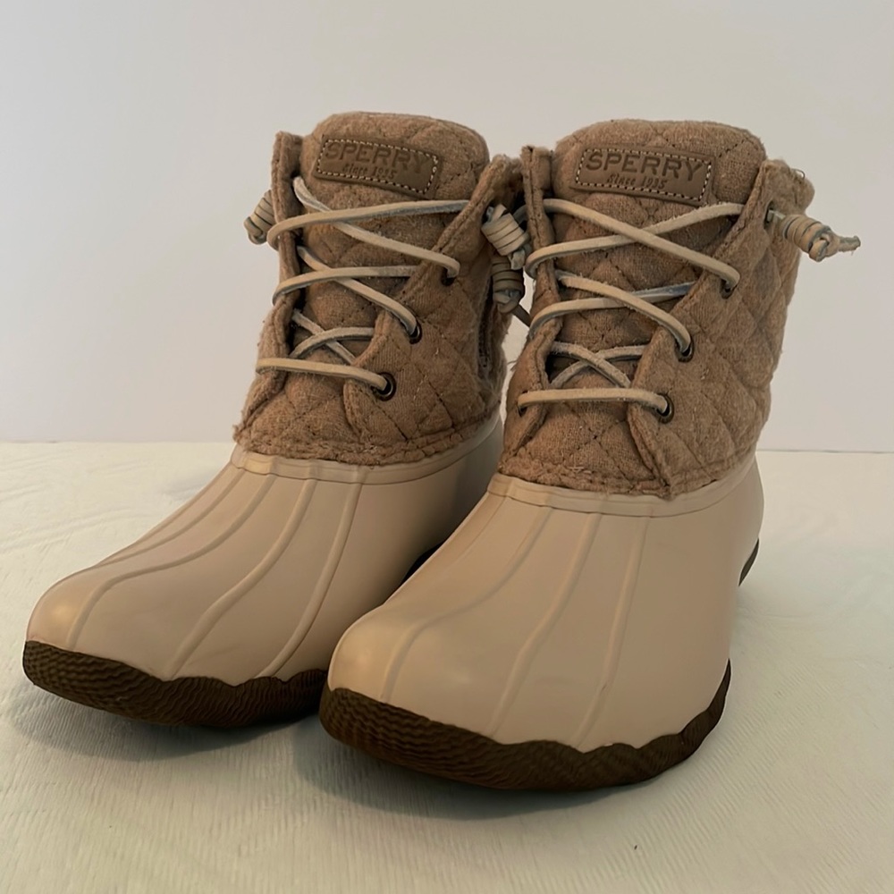 Sperry Women’s Duckboot in Oyster/Oatmeal, Size 7.